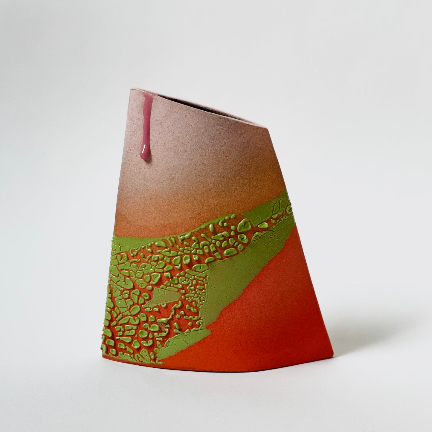 Angle Vase, Medium (Science Experiment)