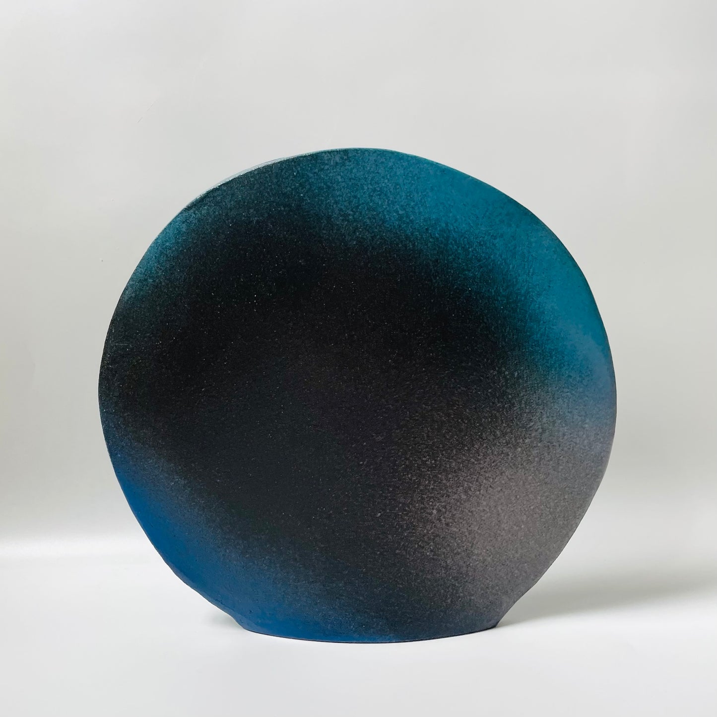 Circle Vase (Large), Black/Blue